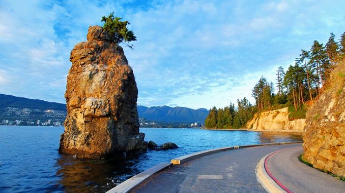 canada-vancouver-stanley-park-seawall